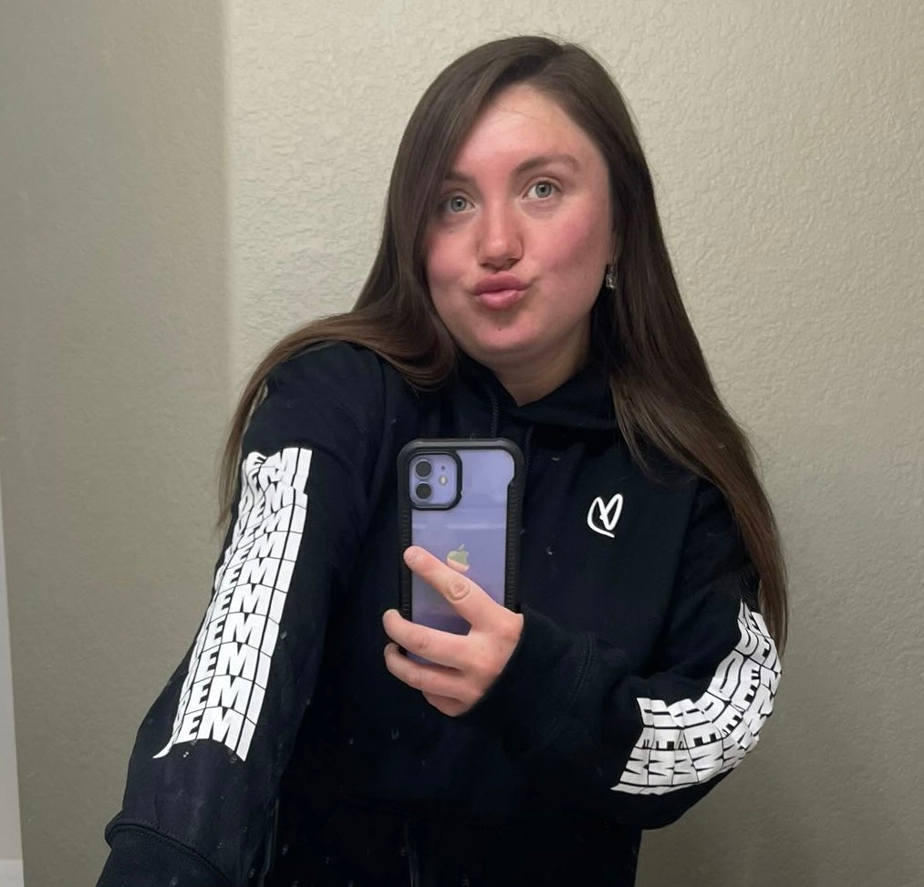 SIGNATURE HEART HOODIE *PREORDER*